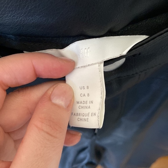 H&M Faux Leather high rise straight pants, black, size 8 - Picture 3 of 6